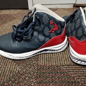 Boys basketball sneakers